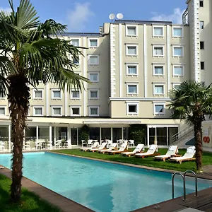 Hotel By Ihg