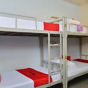 Reddoorz @ Kallang Mrt Hostel Singapore